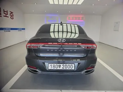 Hyundai Grandeur 2021, 105787 км, за 13609.42 USD