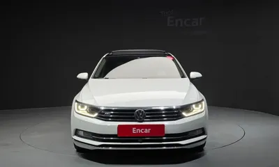 Volkswagen Passat 2018, 57976 км, за 14441.38 USD