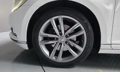 Volkswagen Passat 2018, 57976 км, за 14441.38 USD