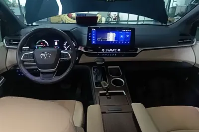 Toyota Sienna 2021, 56300 км, за 34200 USD - фото 17