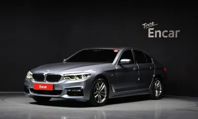 BMW 5-Series · 2018 год