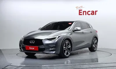 Infiniti Q30 · 2017 год