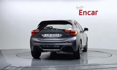 Infiniti Q30 2017, 24929 км, за 9471.19 USD