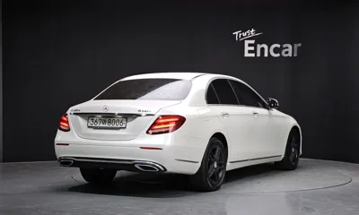 Mercedes-Benz E-Class 2017, 83974 км, за 12880.57 USD