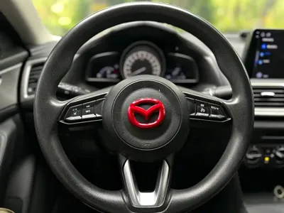 Mazda 3 Axela 2017, 81000 км, за 4340.7 USD - фото 9