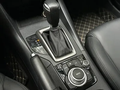 Mazda 3 Axela 2017, 81000 км, за 4340.7 USD - фото 17