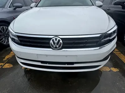 Volkswagen Lamando 2022, 58000 км, за 8460.7 USD