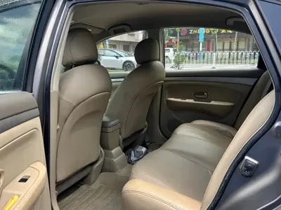 Nissan Sylphy 2015, 140000 км, за 2471.99 USD