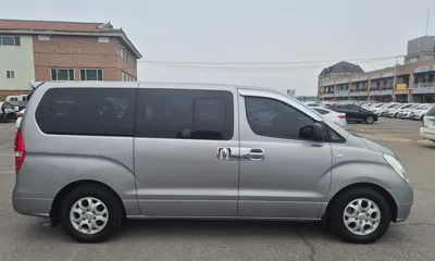 Hyundai Starex 2015, 84165 км, за 7111.89 USD