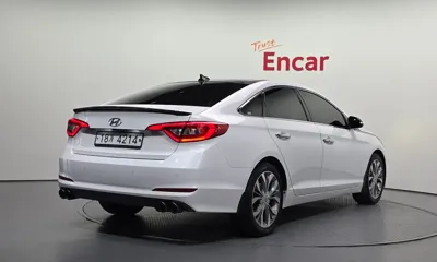 Hyundai Sonata 2016, 150896 км, за 6840.39 USD