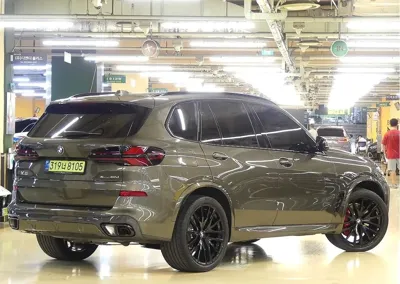 BMW X5 2026, 5000 км, за 100433.24 USD