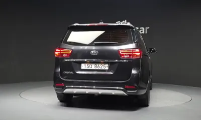 Kia Canival 2019, 113509 км, за 9188.27 USD