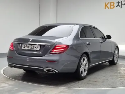 Mercedes-Benz E-Class 2017, 121478 км, за 11100.1 USD