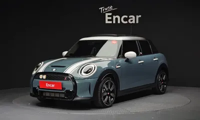 MINI Cooper · 2023 год