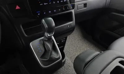 Hyundai Staria 2024, 90350 км, за 14375.74 USD - фото 9