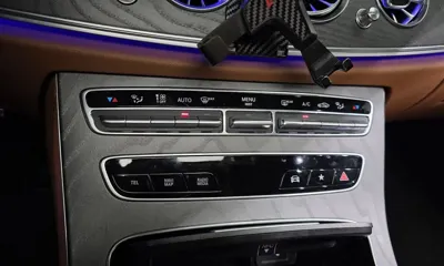 Mercedes-Benz E-Class 2021, 62999 км, за 28013.04 USD - фото 29