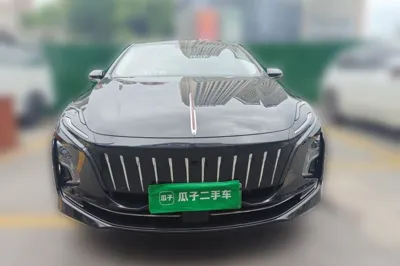 Hongqi E-QM5 2023, 32400 км, за 13519 USD