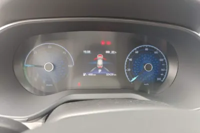 Hongqi E-QM5 2023, 32400 км, за 13519 USD - фото 8