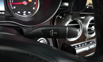 Mercedes-Benz C-Class 2018, 51957 км, за 11777.66 USD - фото 9