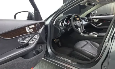 Mercedes-Benz C-Class 2018, 51957 км, за 11777.66 USD - фото 10