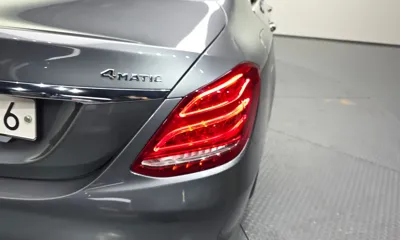 Mercedes-Benz C-Class 2018, 51957 км, за 11777.66 USD - фото 23