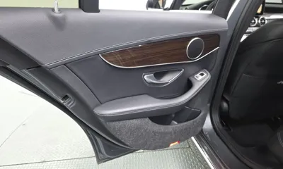 Mercedes-Benz C-Class 2018, 51957 км, за 11777.66 USD - фото 25