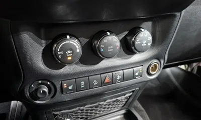 Jeep Wrangler 2017, 52188 км, за 22408.79 USD - фото 16