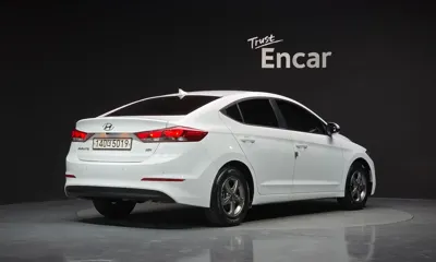 Hyundai Avante 2017, 64952 км, за 4551.67 USD