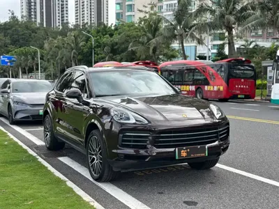 Porsche Cayenne Hybrid 2022, 59000 км, за 55777.36 USD