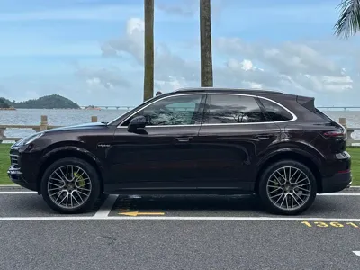 Porsche Cayenne Hybrid 2022, 59000 км, за 55777.36 USD
