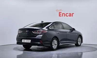 Hyundai Sonata 2018, 139681 км, за 6874.67 USD