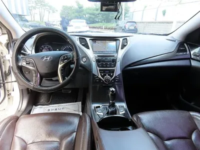 Hyundai Grandeur 2014, 166000 км, за 3708.04 USD - фото 7