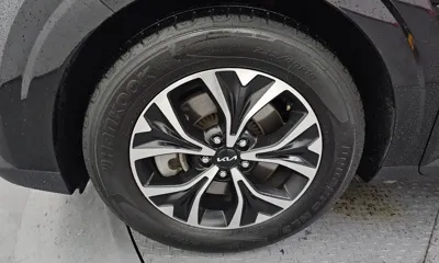 Kia Canival 2023, 108335 км, за 12994.86 USD