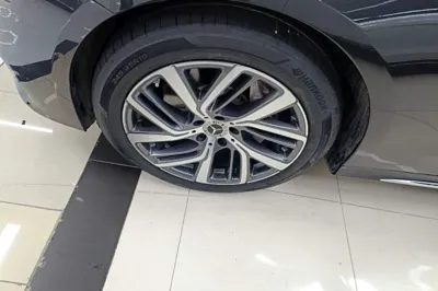 Mercedes-Benz E-Class 2025, 8400 км, за 58252 USD - фото 10