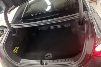 Mercedes-Benz E-Class 2025, 8400 км, за 58252 USD - фото 27