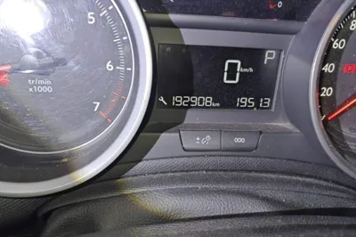 Peugeot 408 2014, 192900 км, за 3267 USD