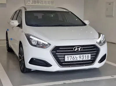 Hyundai i40 2016, 160216 км, за 4225.44 USD