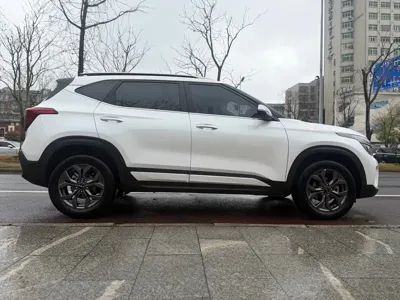 Kia Seltos 2023, 10000 км, за 16004.78 USD - фото 8