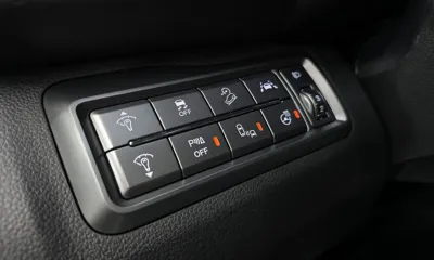 KG_Mobility_Ssangyong TIBOLI 2020, 83809 км, за 8074.04 USD - фото 15