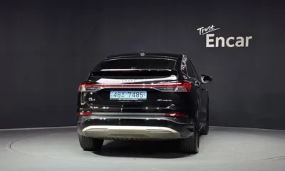 Audi Q4 e-tron 2022, 84336 км, за 22053.1 USD