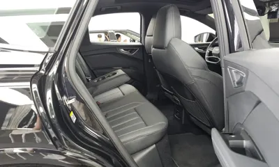 Audi Q4 e-tron 2022, 84336 км, за 22037.31 USD - фото 12