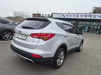 Hyundai Santafe 2014, 144036 км, за 6446.57 USD