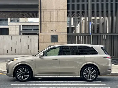 Li Auto Li L9 2022, 48000 км, за 33859.31 USD