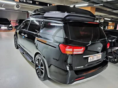 Kia Canival 2015, 240618 км, за 5612.45 USD