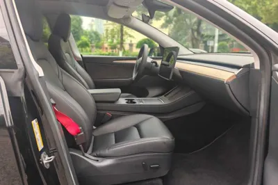 Tesla Model Y 2022, 66800 км, за 26946 USD - фото 31