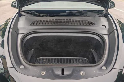 Tesla Model Y 2022, 66800 км, за 26946 USD - фото 37