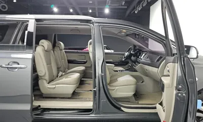 Kia Canival 2018, 99220 км, за 9933.77 USD - фото 12