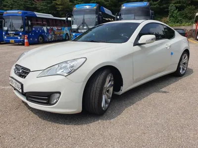 Hyundai Genesis 2011, 153381 км, за 2149.84 USD