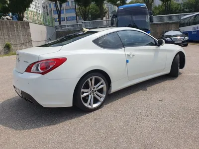 Hyundai Genesis 2011, 153381 км, за 2149.84 USD