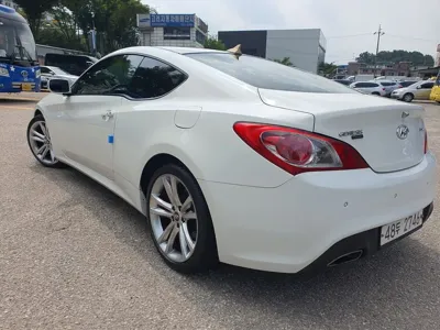 Hyundai Genesis 2011, 153381 км, за 2149.84 USD
